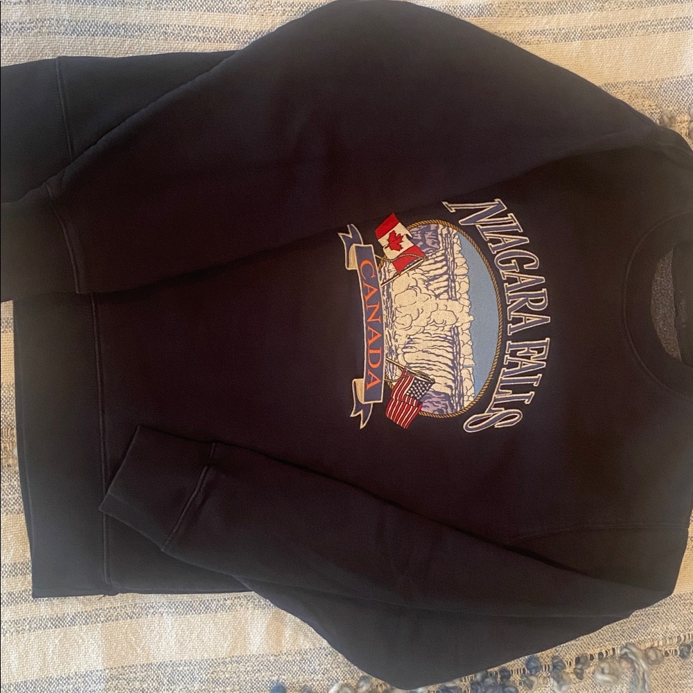 Brandy Melville Black and Gray Sweatshirt